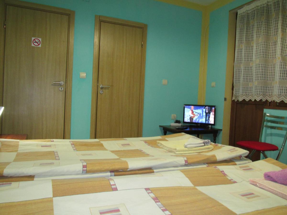 Pri Orehite Guesthouse Oreszak Zewnętrze zdjęcie