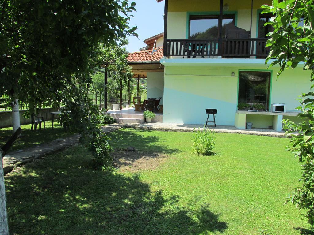Pri Orehite Guesthouse Oreszak Zewnętrze zdjęcie