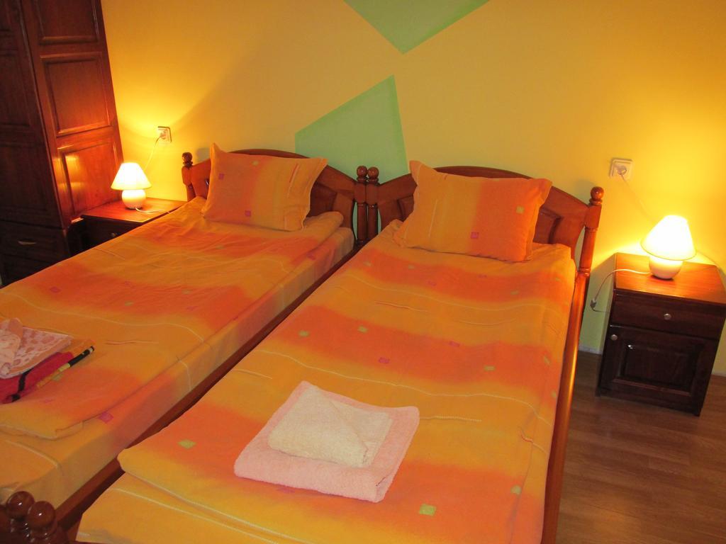 Pri Orehite Guesthouse Oreszak Zewnętrze zdjęcie
