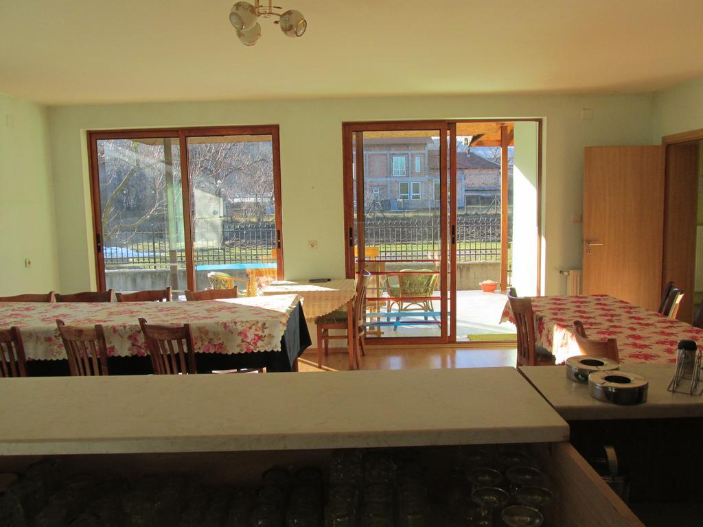 Pri Orehite Guesthouse Oreszak Zewnętrze zdjęcie