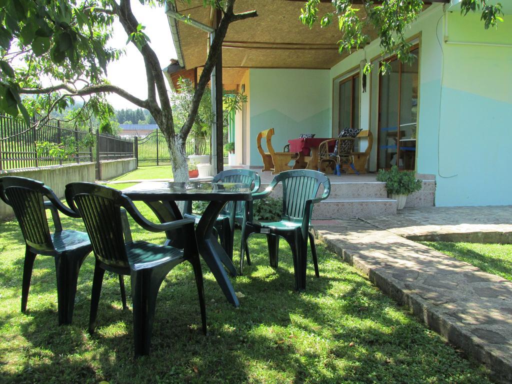 Pri Orehite Guesthouse Oreszak Zewnętrze zdjęcie